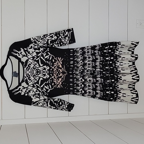 Gabby Skye Dresses & Skirts - GABBY SKYE large black and white sweater midi dress